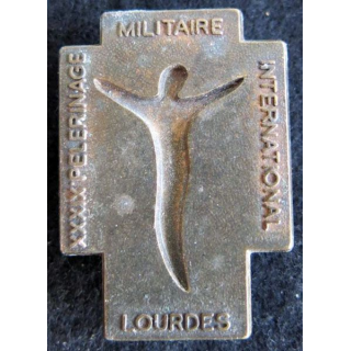 39° PMI : insigne métallique du 39° pélerinage militaire international de Lourdes de fabrication Martineau Saumur