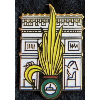 LEGION : Pin's représentant la grenade de la Légion étrangère sur l'arc de triophe de Paris