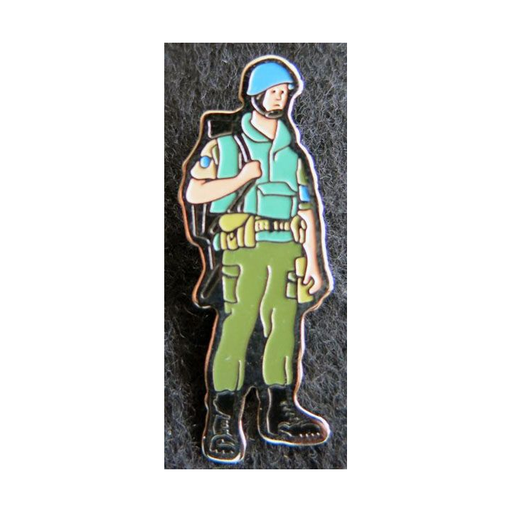 FORPRONU : Pin's représentant un légionnaire de la FORPRONU fabrication B.G. DIS