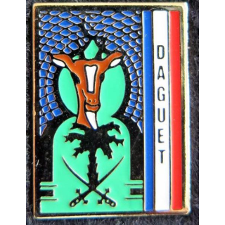 DAGUET : pin's métallique de la division Daguet 20 X 26 mm