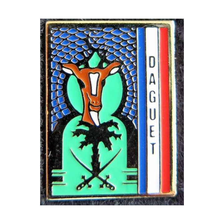 DAGUET : pin's métallique de la division Daguet 20 X 26 mm