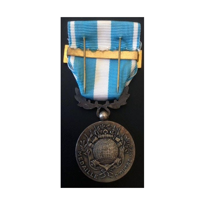 FRANCE : médaille d'outre mer agrafe " Tchad " en métal argenté