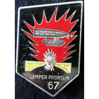 BELGIQUE : insigne de la 67° compagnie du Génie Belge avec comme devise "Semper prorsum" de fabrication Drago