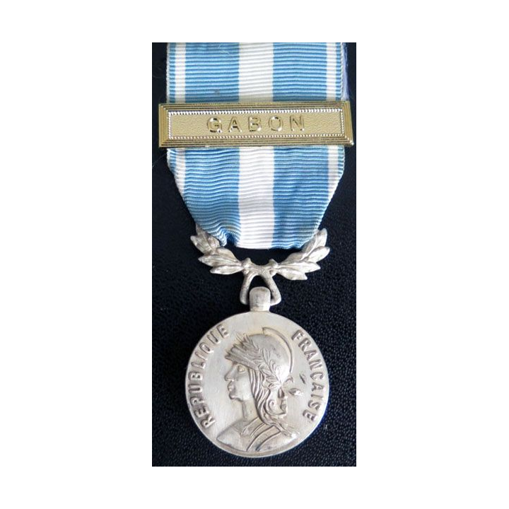 FRANCE : médaille d'outre mer agrafe " Gabon " en métal argenté