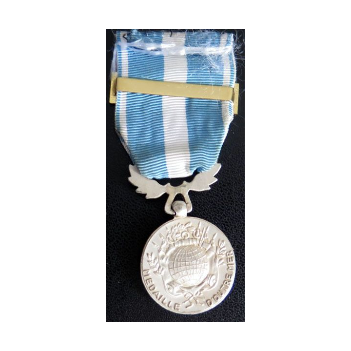 FRANCE : médaille d'outre mer agrafe " Gabon " en métal argenté
