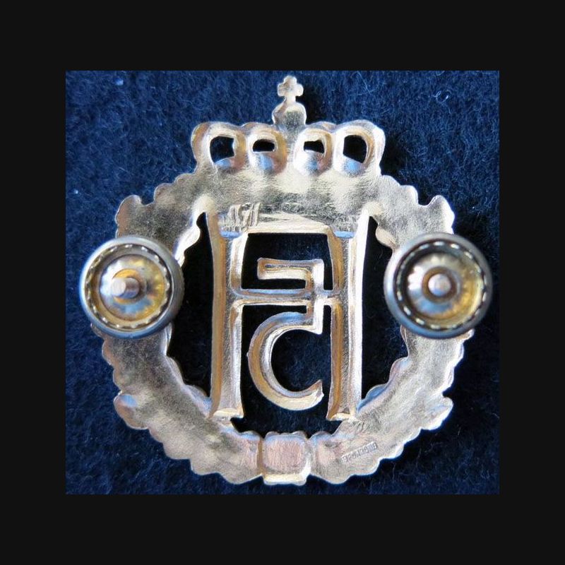 Anchois De Norvege En 5 Lettres NORVEGE : insigne royal norvégien d'Harald V