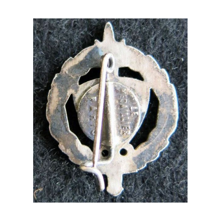 insigne des Anciens combattants fédération Maginot le Médailler Paris