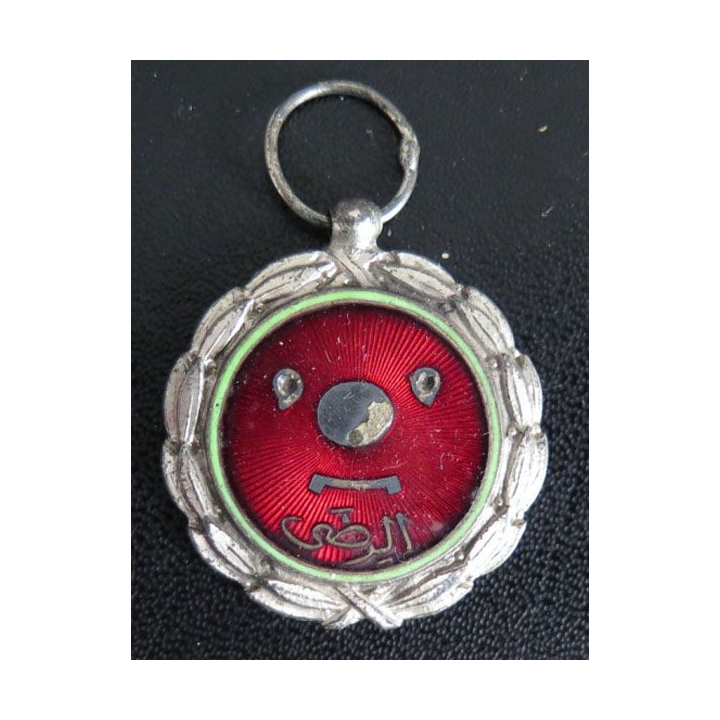 INCONNU : médaille émaillée rouge sans ruban