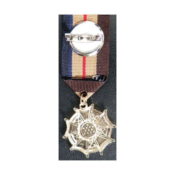 MEDAILLES JOUETS : Médaille pour déguisemant enfants en métal embouti peint