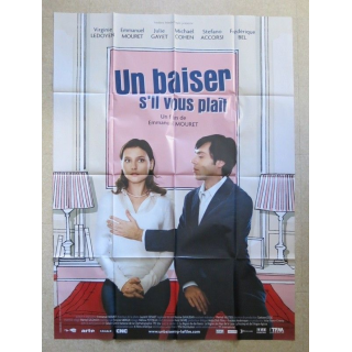 AFFICHE FILM : affiche de cinéma du film "Un baiser s'il vous plaît" de 2007 dimension 115 x 158 cm (E009)