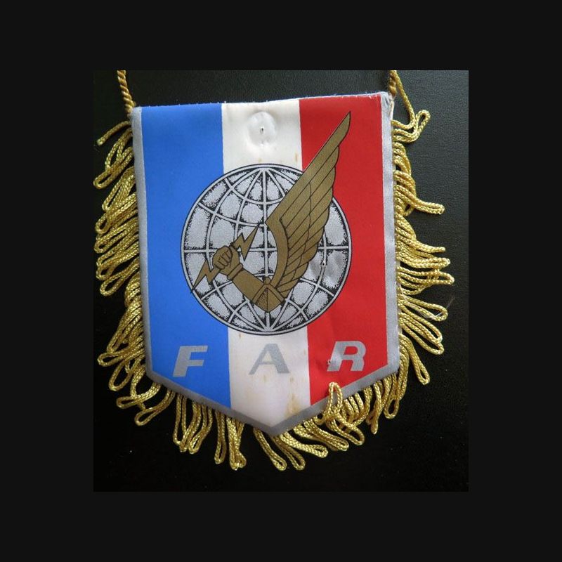 ECUSSON / INSIGNE tissu militaire de la 1 er armée avec crochets depose (d) EUR 5,00 - FR