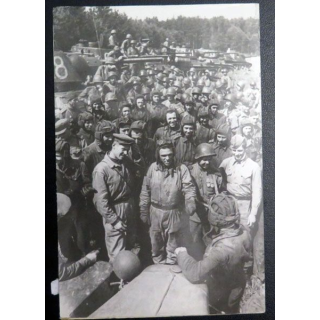 photo Les tankistes des troupes blindées fantassins soviétioques 1944