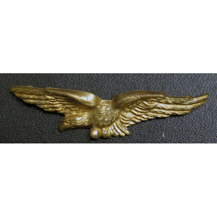 insigne épaulette de l’armée de l’Air charognard en métal doré embouti 