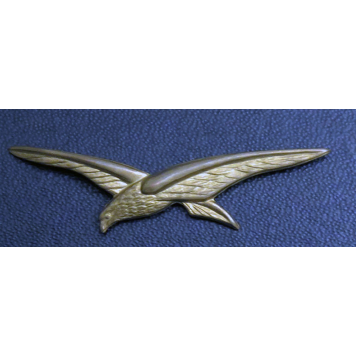 insigne de calot de l’armée de l’Air gerfaut en métal doré embouti 