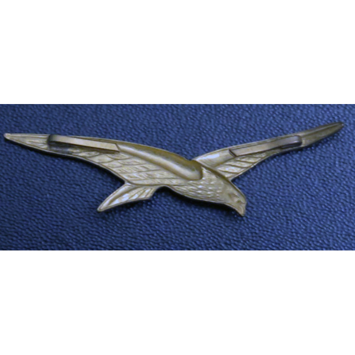 insigne de calot de l’armée de l’Air gerfaut en métal doré embouti 