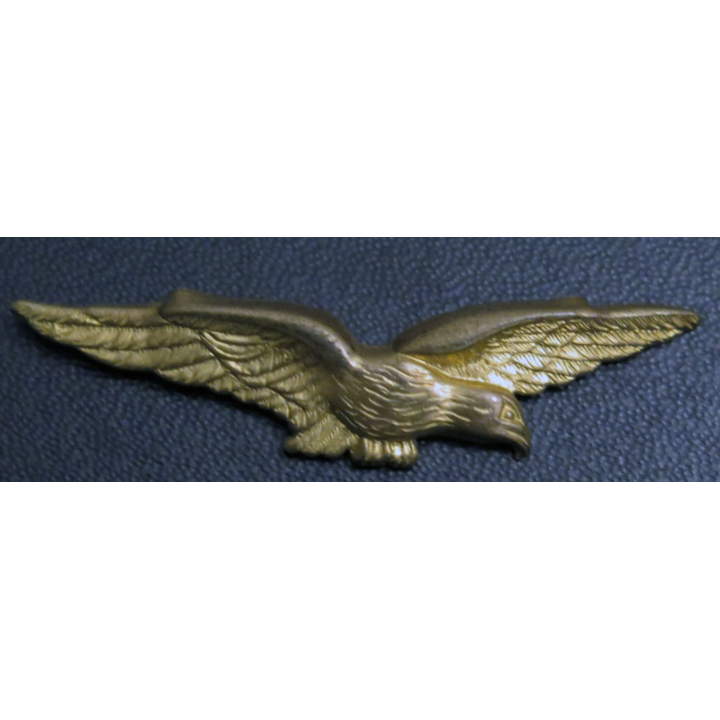 insigne épaulette de l’armée de l’Air charognard en métal doré embouti 