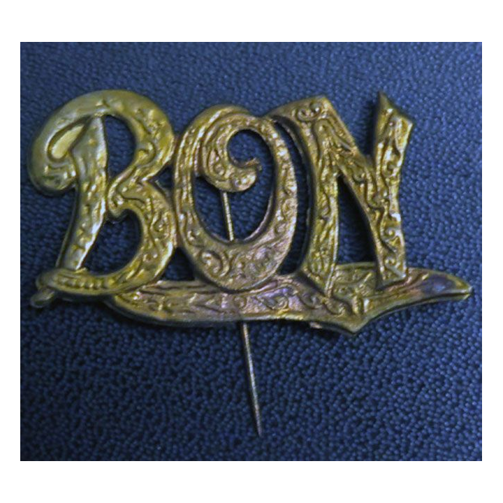 Insigne Bon en laiton de largeur 4 cm