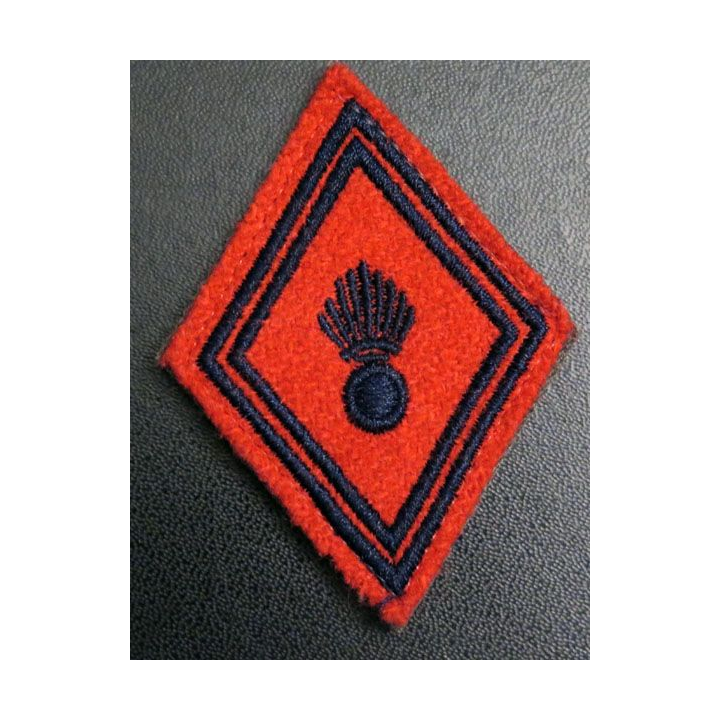LOSANGE DE BRAS MODÈLE 45 : régiment d'artillerie troupe