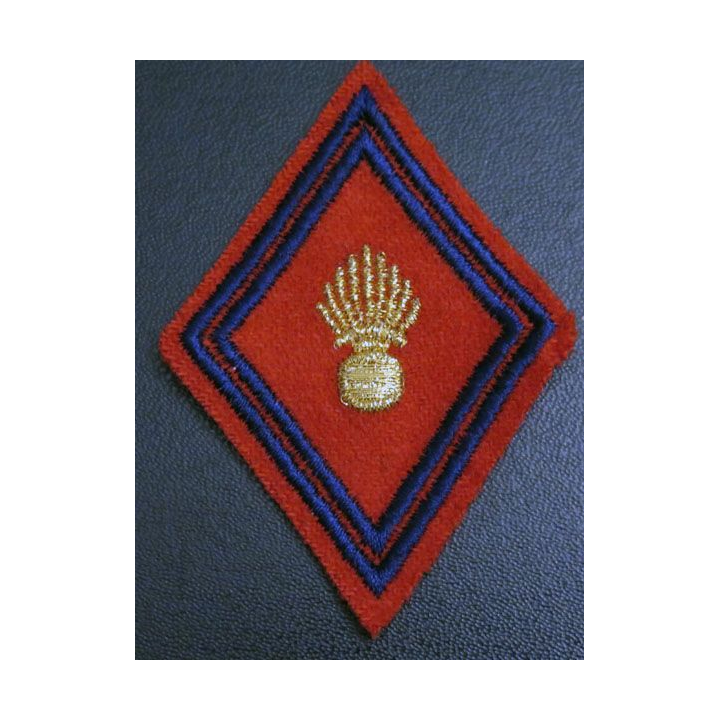 LOSANGE DE BRAS MODÈLE 45 : régiment d'artillerie cadre