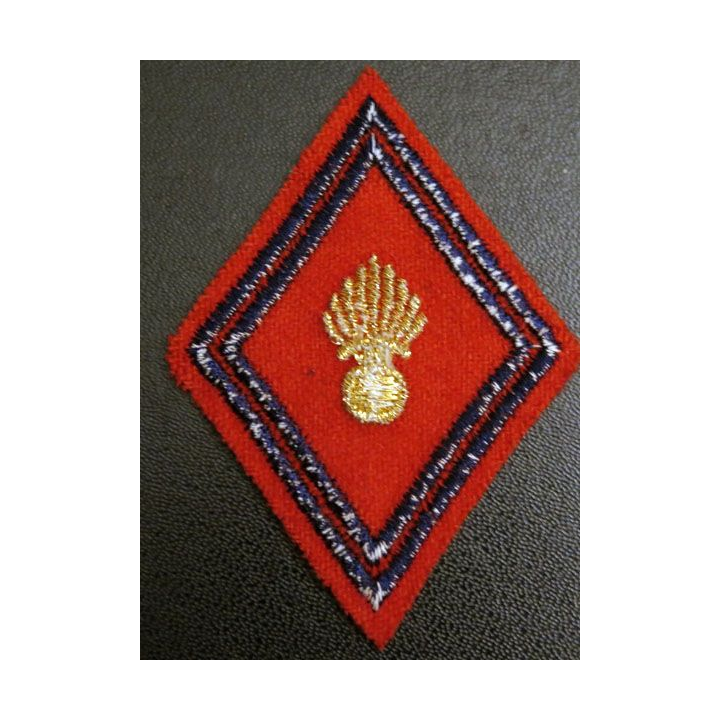 LOSANGE DE BRAS MODÈLE 45 : régiment d'artillerie cadre