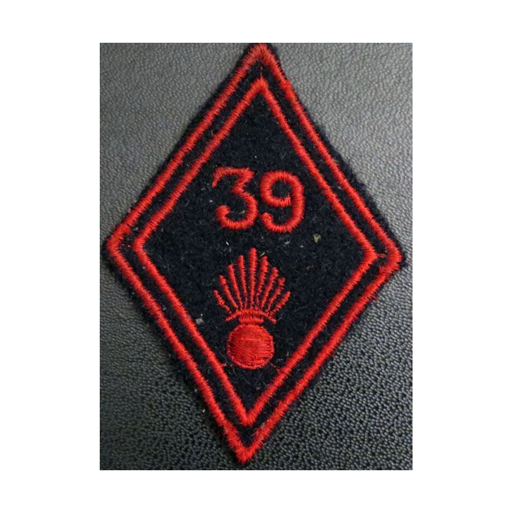 LOSANGE DE BRAS MODÈLE 45 : 39° régiment d'infanterie troupe
