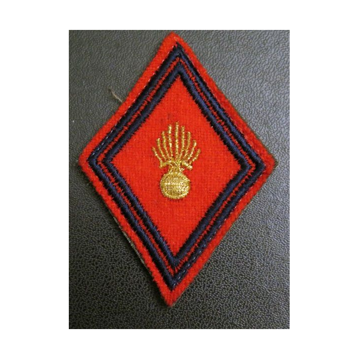 LOSANGE DE BRAS MODÈLE 45 : régiment d'artillerie cadre sur scratch