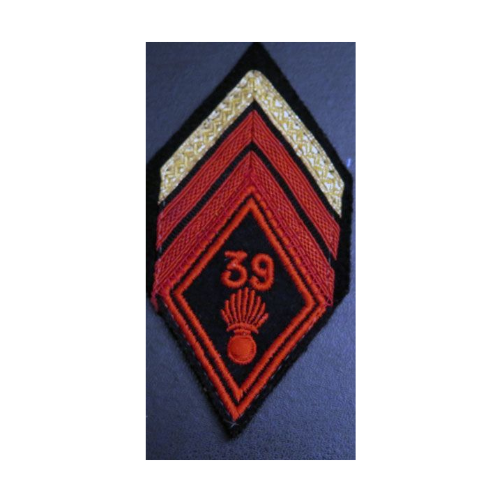 LOSANGE DE BRAS MODÈLE 45 caporal chef du 39° régiment d'infanterie