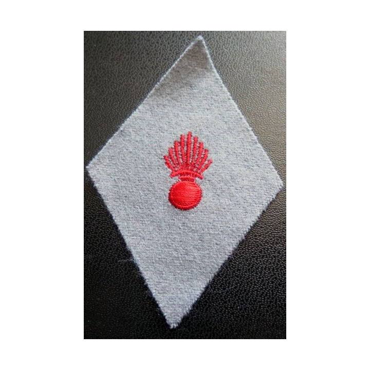 LOSANGE DE BRAS MODÈLE 45 : commissariat armée de terre  troupe