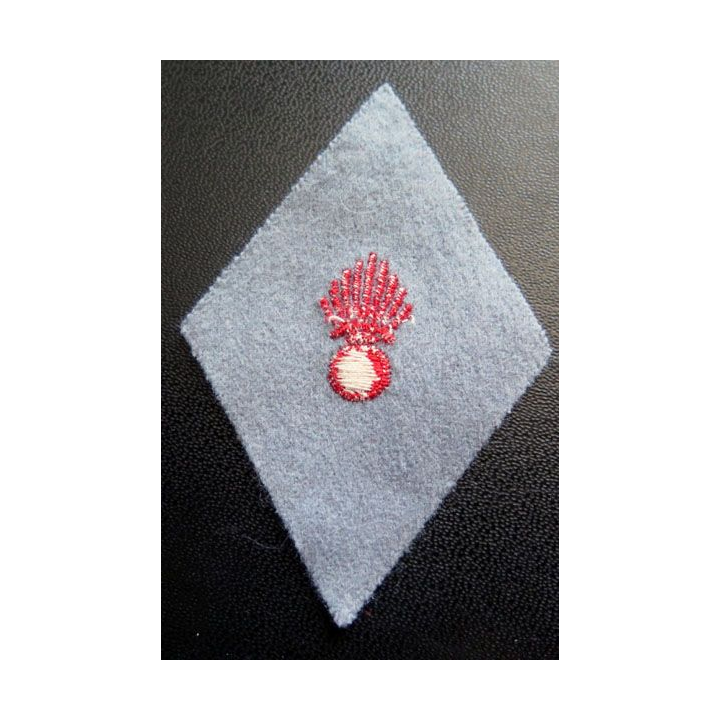 LOSANGE DE BRAS MODÈLE 45 : commissariat armée de terre  troupe