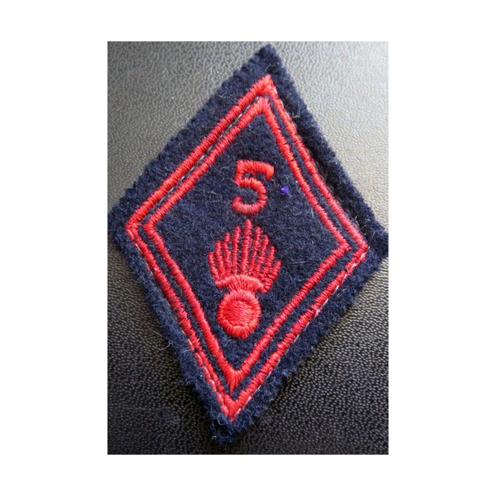 LOSANGE DE BRAS MODÈLE 45 :  5° régiment d'infanterie troupe