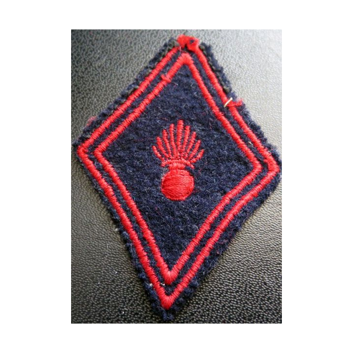 LOSANGE DE BRAS MODÈLE 45 :  régiment d'infanterie troupe