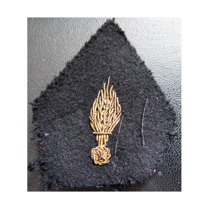 Soutache ( insigne de col ) du corps des experts en cannetille