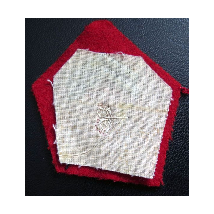 Soutache ( insigne de col ) du 6° régiment d'artillerie en cannetille