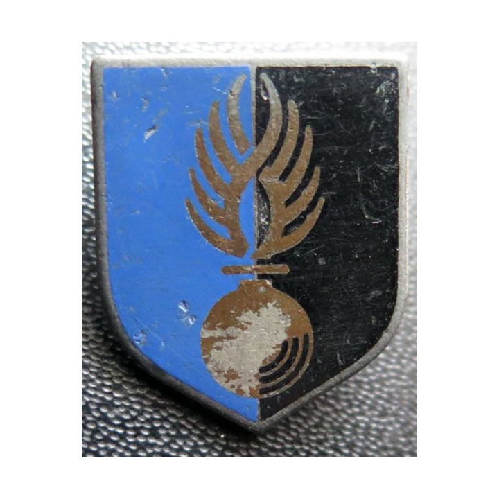 Insigne du personnel de la gendarmerie affecté hors territoire Delsart G. 2190 sans écrou