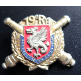 19° RA : insigne métallique du 19° régiment d'artillerie Delsart H. 323