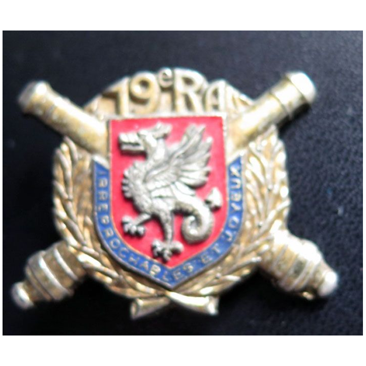19° RA : insigne métallique du 19° régiment d'artillerie Delsart H. 323