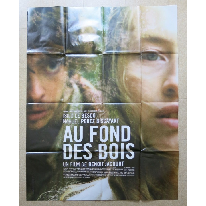 AFFICHE FILM : affiche de cinéma du film "Au fond des bois" dimension 115 x 158 cm (E031)