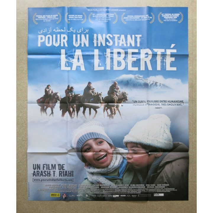 AFFICHE FILM : affiche de cinéma du film "Pour un Instant la Liberté" de 2009 dimension 115 x 158 cm (E032)