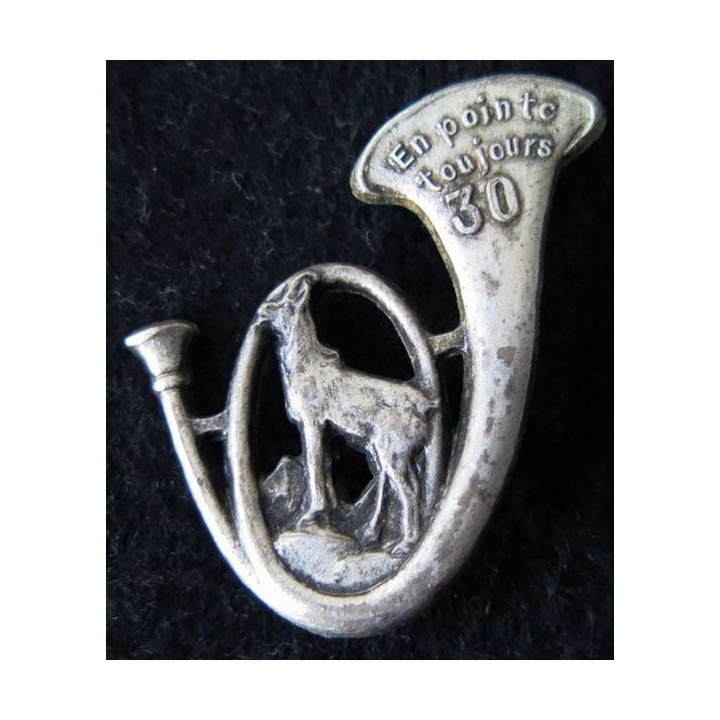 30° GCM : insigne métallique du 30° groupe de chasseurs mécanisés de fabrication Drago Paris H. 127