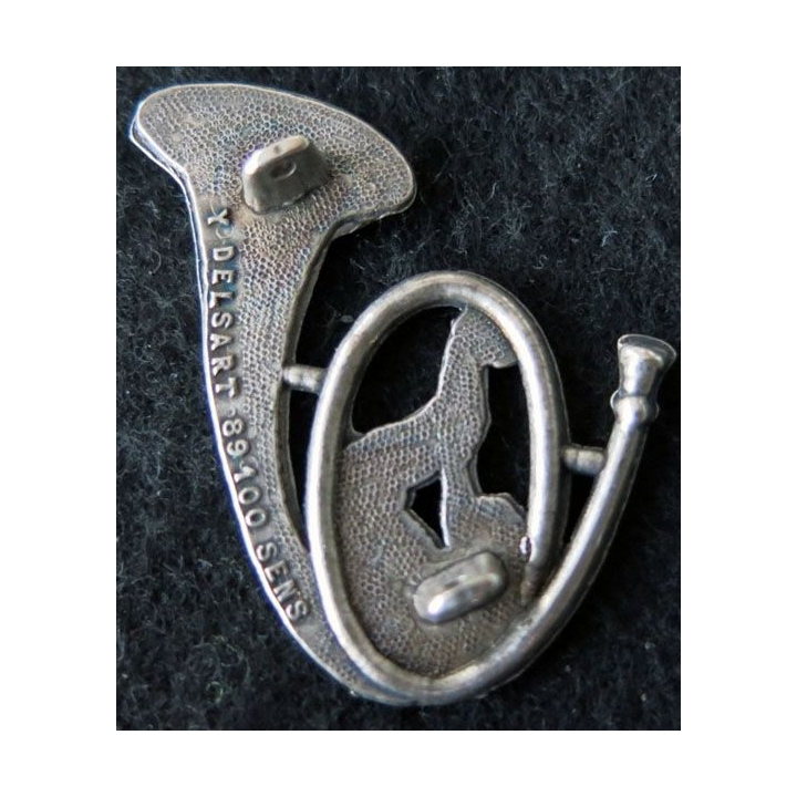 30° GCM : insigne métallique du 30° groupe de chasseurs mécanisés de fabrication Delsart Sens