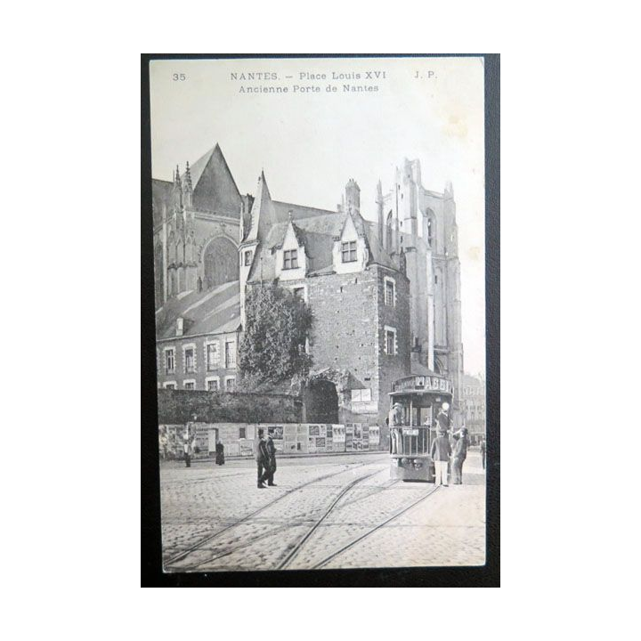 Carte postale Nantes Place Louis XVI Ancienne porte de Nantes