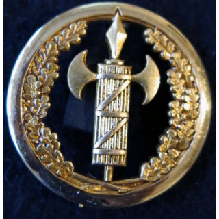 INSIGNE DE BÉRET : insigne de bérêt de la justice militaire de fabrication Coinderoux Paris dos lisse embouti et doré