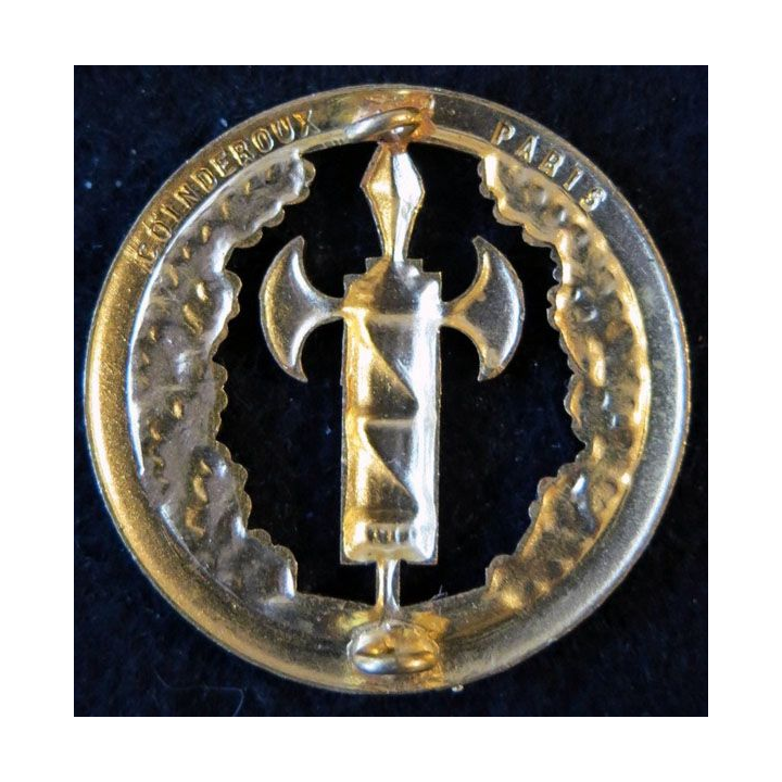 INSIGNE DE BÉRET : insigne de bérêt de la justice militaire de fabrication Coinderoux Paris dos lisse embouti et doré