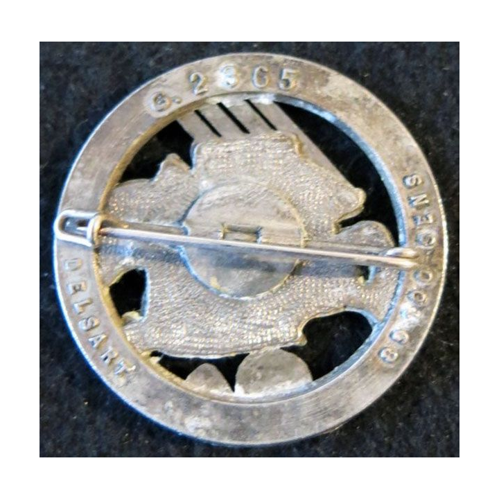 12° RCH : insigne métallique du 12° régiment de chasseurs de fabrication Delsart G. 2365