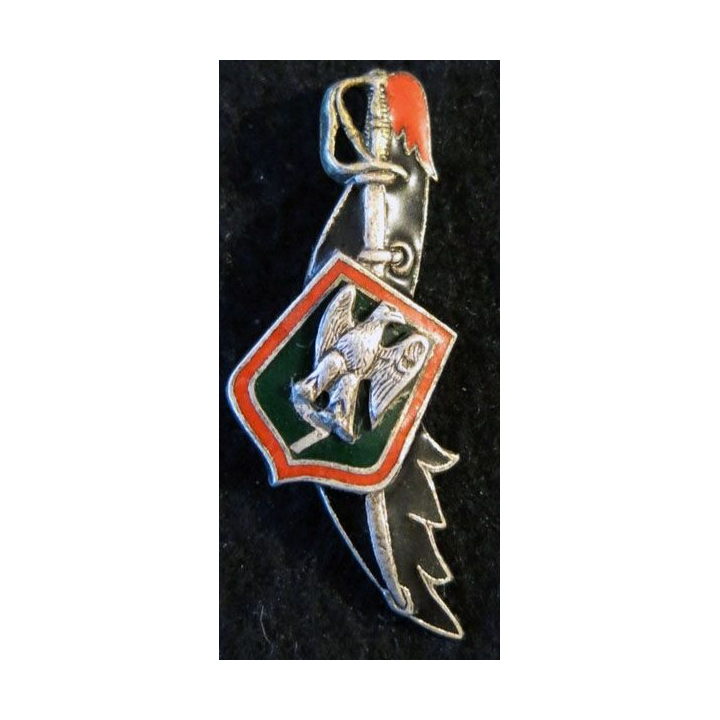7° RCH : insigne métallique du 7° régiment de chasseurs de fabrication Drago G. 2037