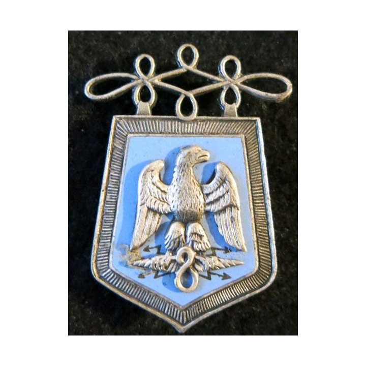 8° RH : insigne métallique du 8° régiment de hussards de fabrication Andor en émail