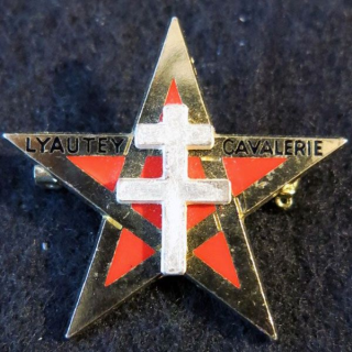 1° RSM : insigne métallique du 1° régiment de spahis marocains de fabrication Drago G. 1827