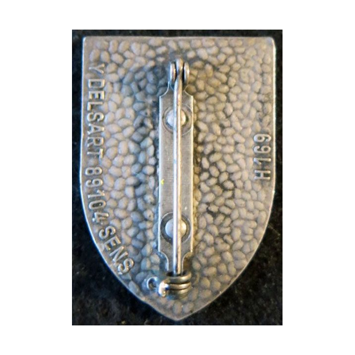 12° RC : insigne métallique du 12° régiment de cuirassiers de fabrication Delsart H. 169