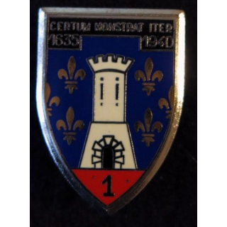 1° RC : insigne métallique du 1° régiment de cuirassiers de fabrication Delsart Sens point sur la partie rouge