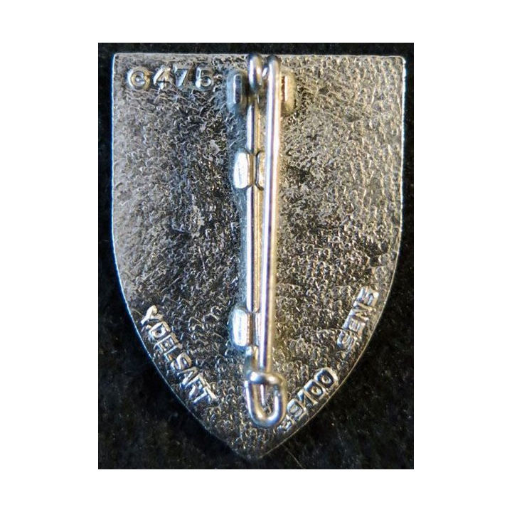 1° RC : insigne métallique du 1° régiment de cuirassiers de fabrication Delsart Sens  H. 475